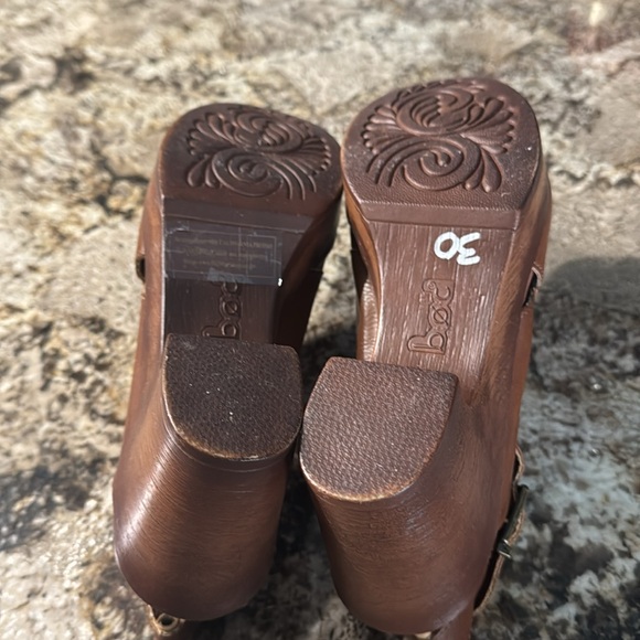 BOC tan shoes, size 9 M like new condition, worn once. - Picture 4 of 4